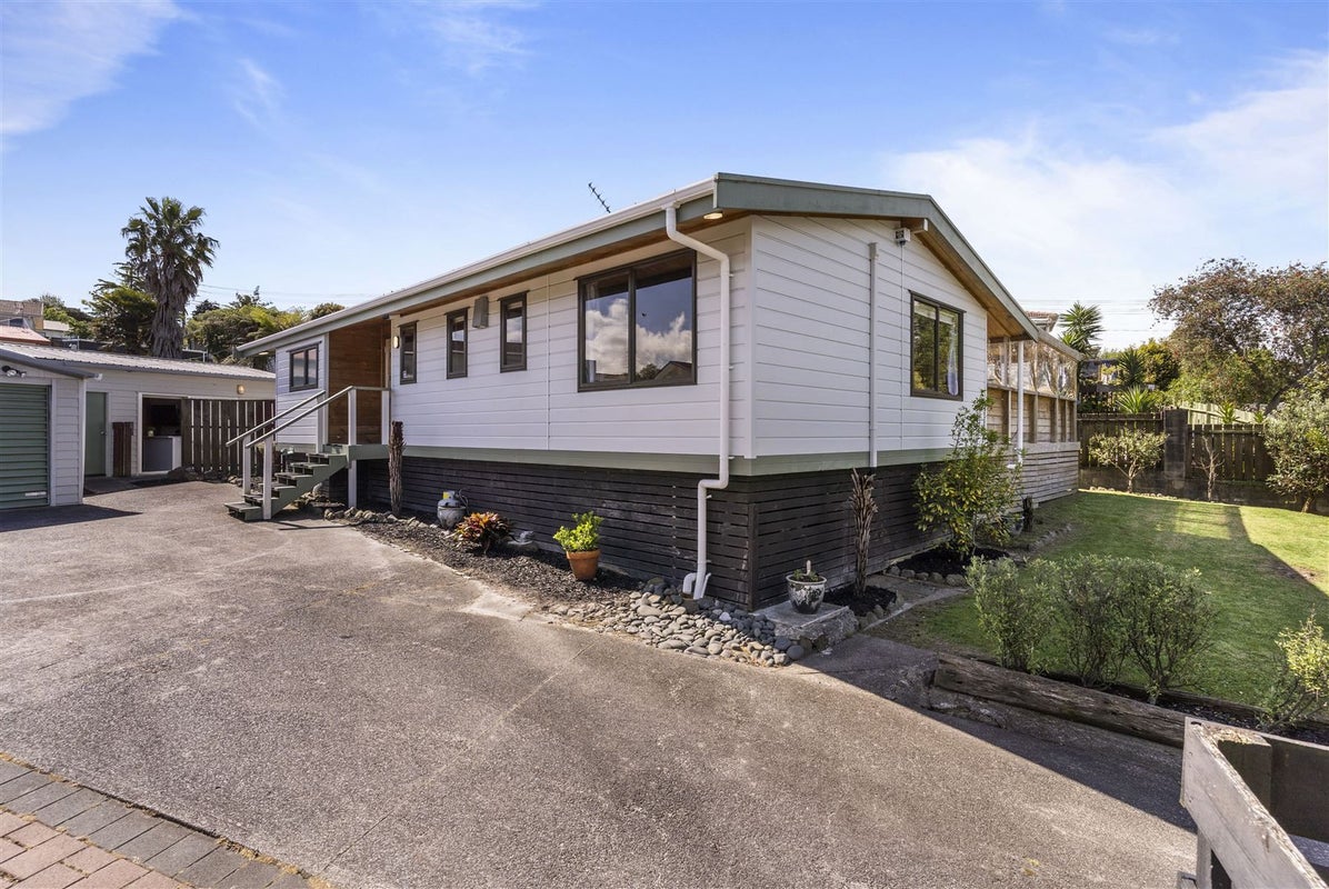 3 Reynella Drive, Massey, Auckland - Carousel 2