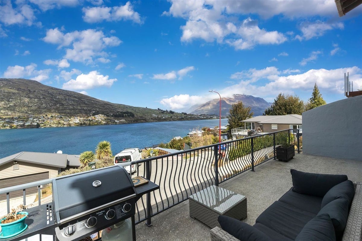 10A De La Mare Place, Frankton, Queenstown - Carousel 2