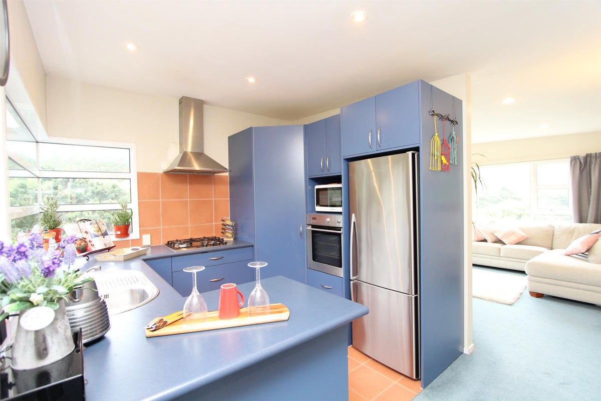 91A Happy Valley Road, Owhiro Bay, Wellington - Carousel 1