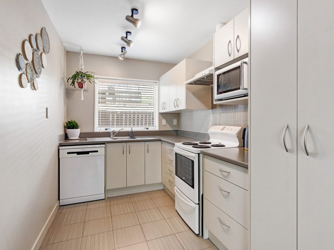 8/9 Rachel Place, Avonhead, Christchurch - Carousel 2