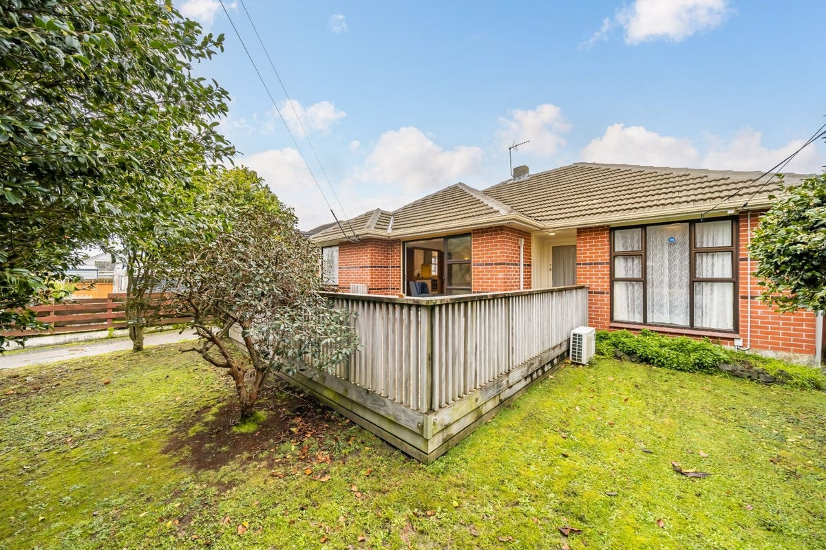 41 McLeod Street, Elderslea, Upper Hutt - Carousel 17
