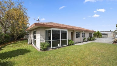 5A Fenruss Street, Fairy Springs, Rotorua - Carousel 1