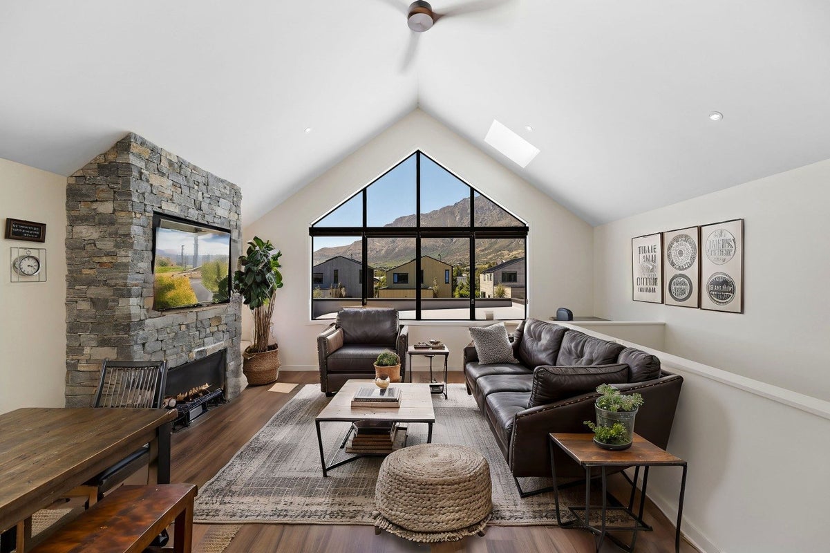 26 Soudley Court, Jacks Point, Queenstown - Carousel 1