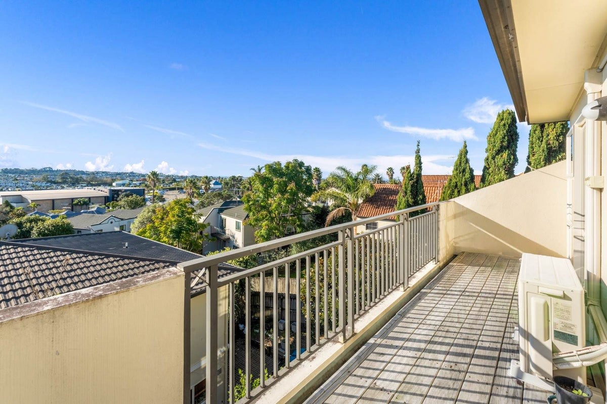 6/11 Spencer Road, Oteha, Auckland - Carousel 6
