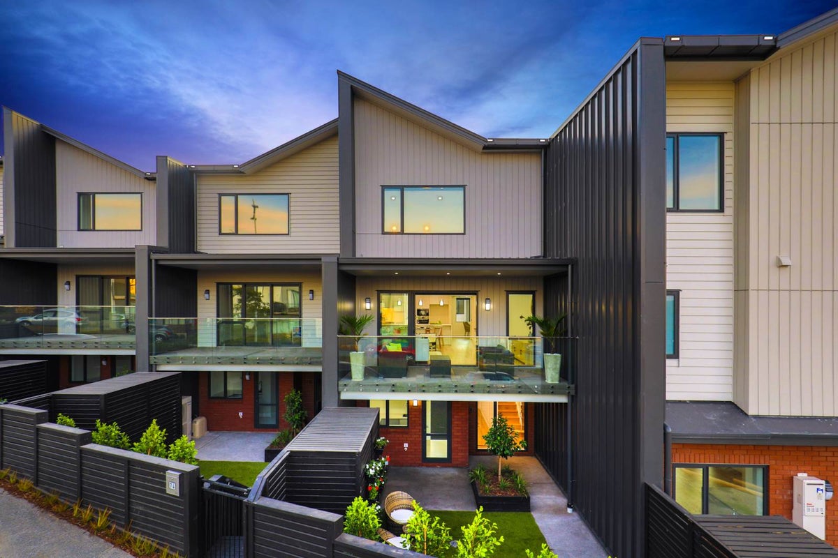 76 Te Oneroa Way, Long Bay, Auckland - Carousel 1