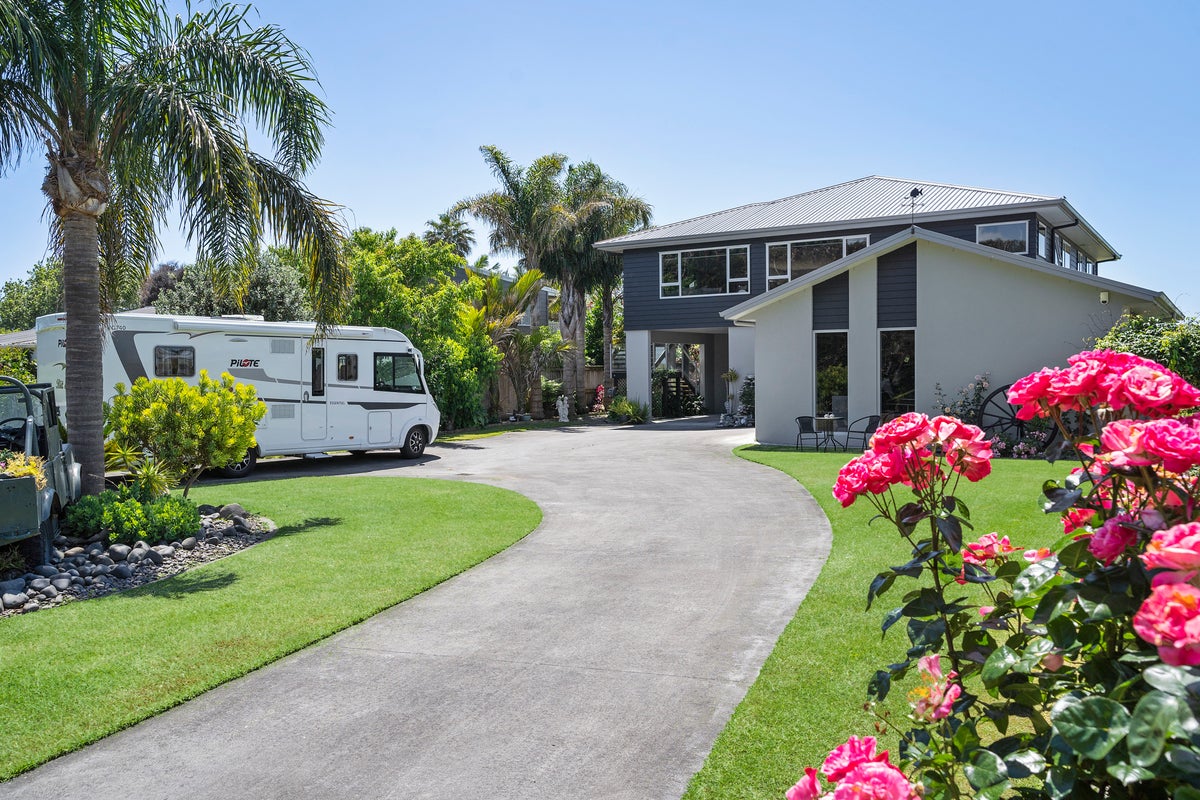 36 Koutunui Road, Athenree, Katikati - Carousel 1
