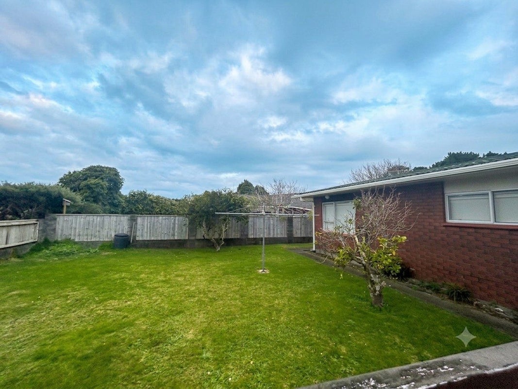 21 Mayfair Place, Westown, New Plymouth - Carousel 10