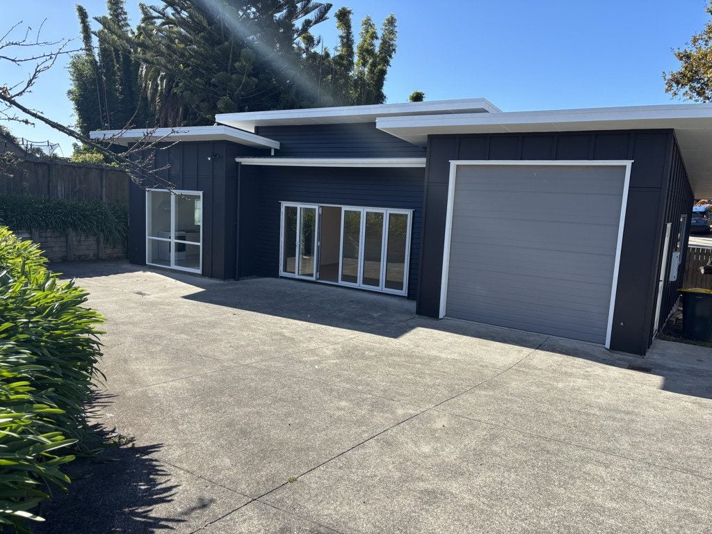 55 Shelly Bay Road, Beachlands, Auckland - Carousel 1