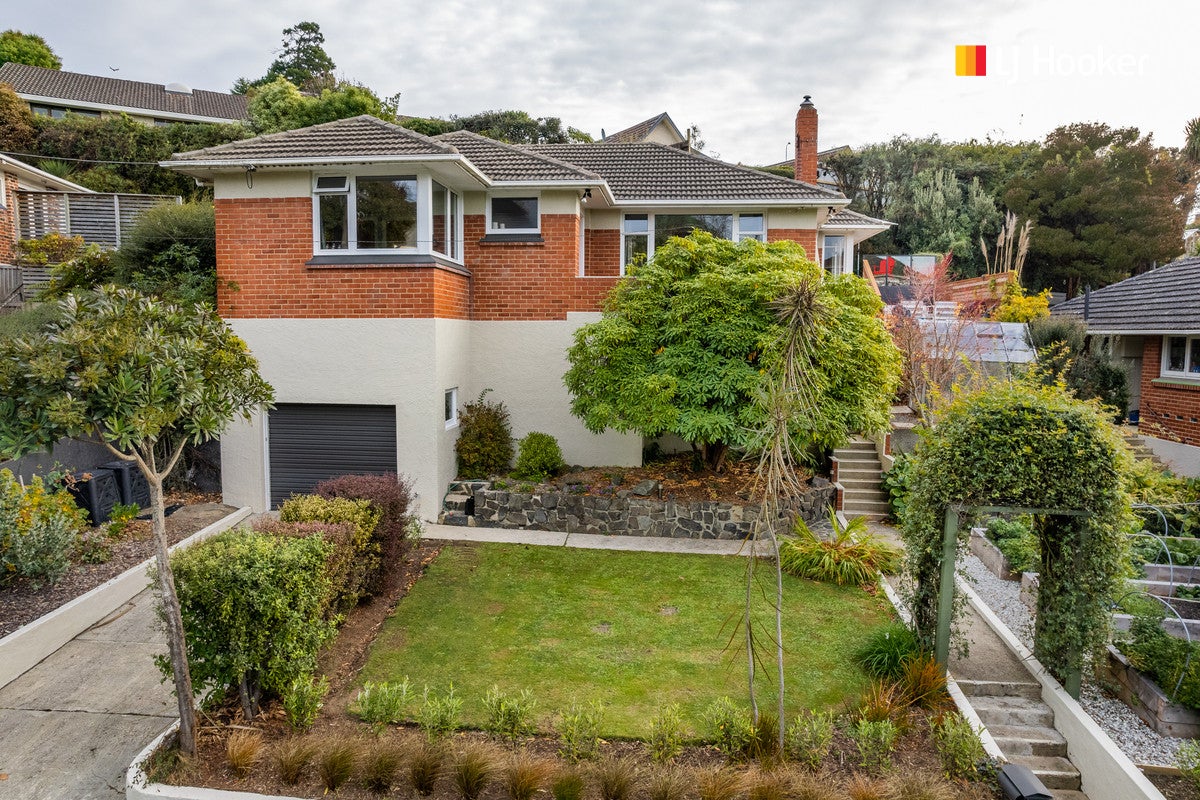 92 Easther Crescent, Kew, Dunedin - Carousel 1