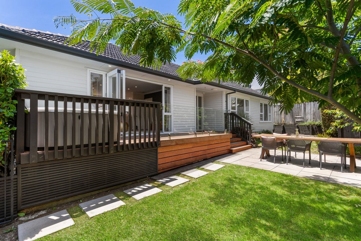 49A Symonds Street, Onehunga, Auckland - Carousel 1