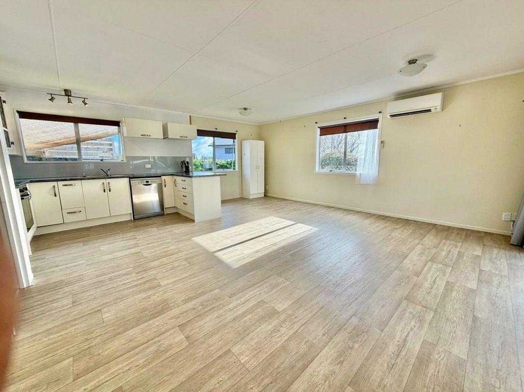 38B Kaitemako Road, Welcome Bay, Tauranga, Bay Of Plenty - Carousel 2