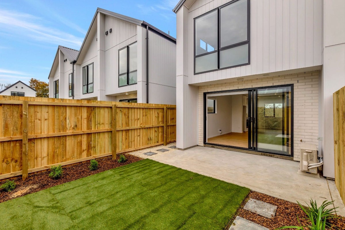 1/12 Edward Avenue, Edgeware, Christchurch - Carousel 8