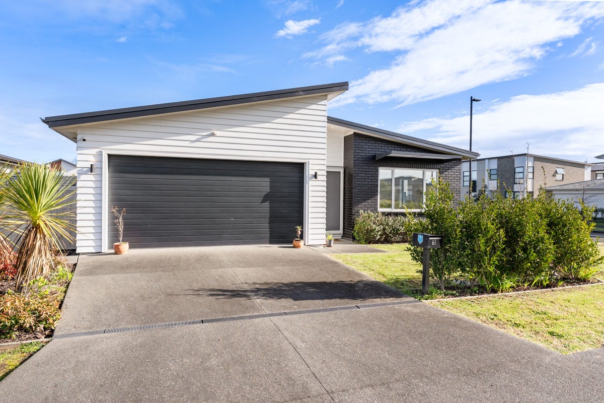 61 Te Napi Drive, Takanini, Auckland - Carousel 1