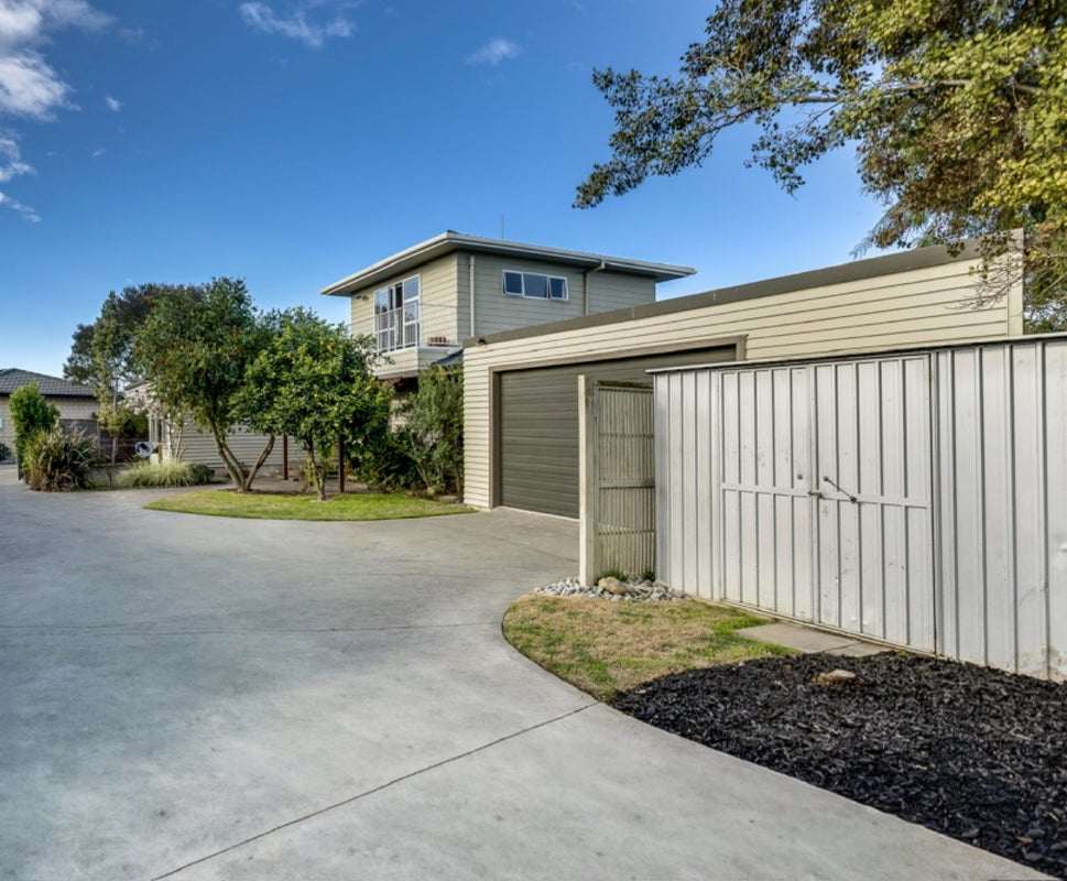 8 Neeve Place, Taradale, Napier - Carousel 1