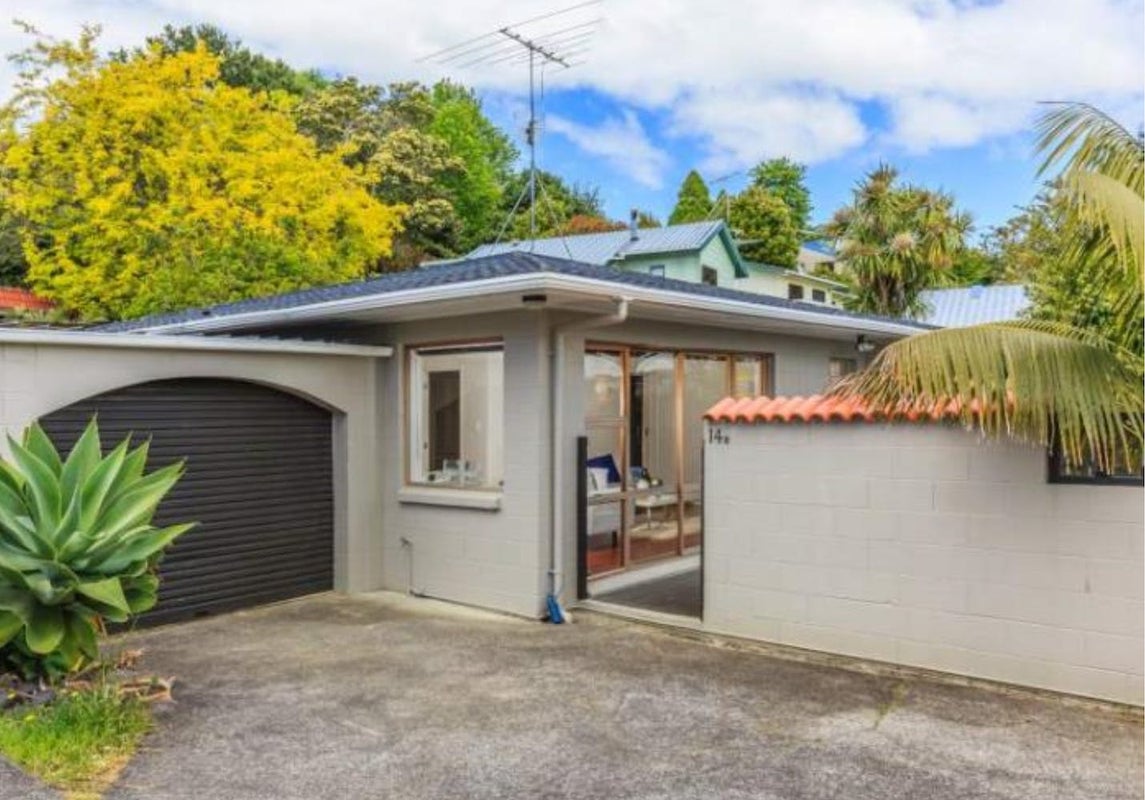 2/14 Hollyhock Place, Browns Bay, Auckland - Carousel 2
