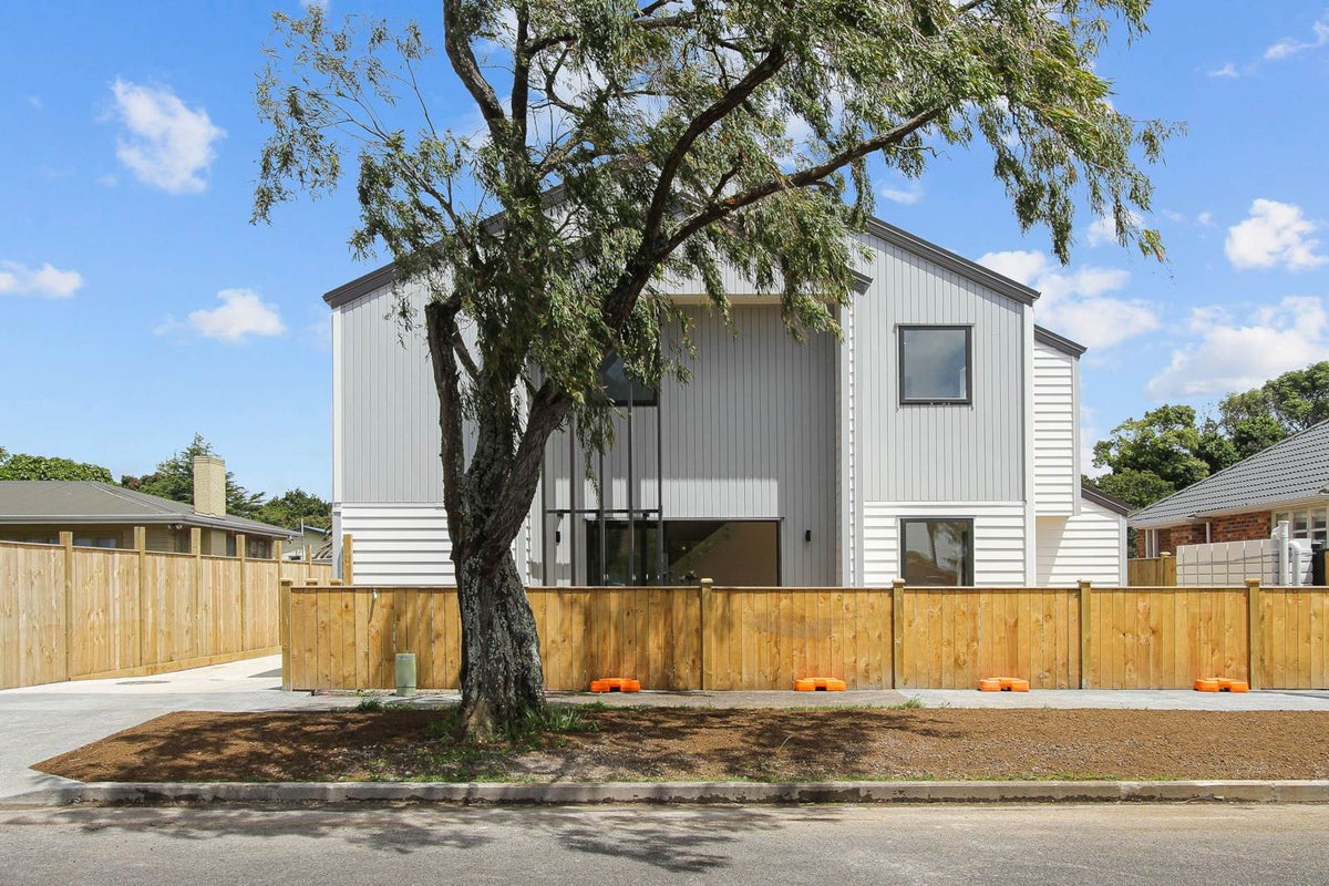 35A Tamatea Avenue, Point England, Auckland - Carousel 1
