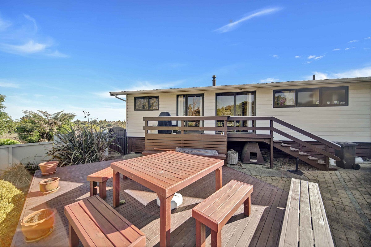 12 Snowden Place, Opaheke, Papakura - Carousel 1