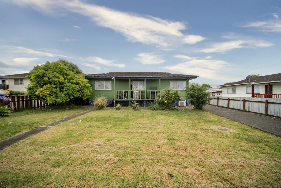 72 Archboyd Avenue, Mangere East, Auckland - Carousel 1