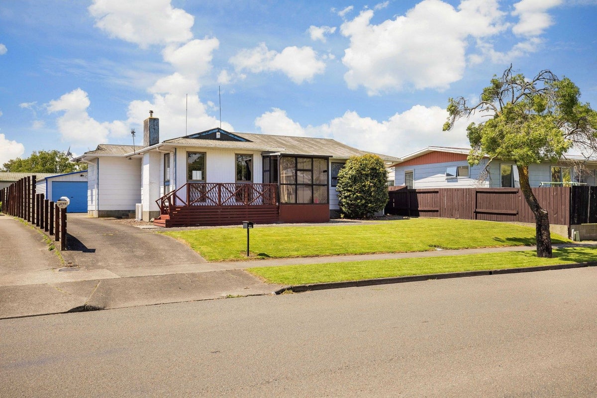 71 Kaimanawa Street, Kelvin Grove, Palmerston North - Carousel 27