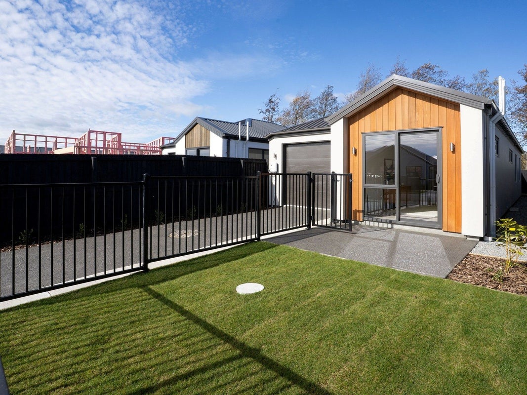8 Eastman Drive, Halswell, Christchurch - Carousel 1