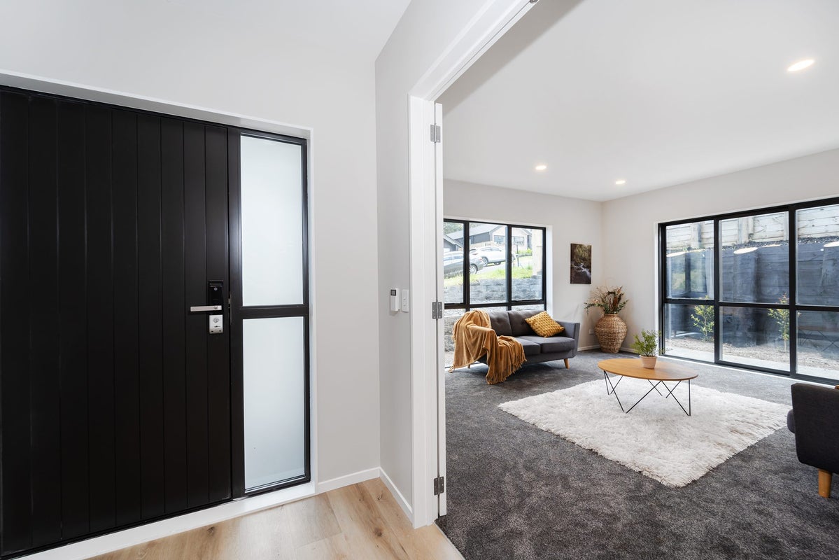 4 Maraeariki Avenue, Orewa, Orewa - Carousel 2