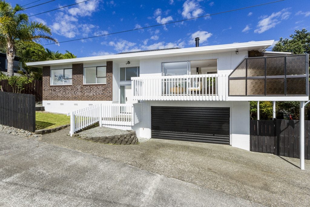 2/24 Sandown Road, Rothesay Bay, Auckland - Carousel 1