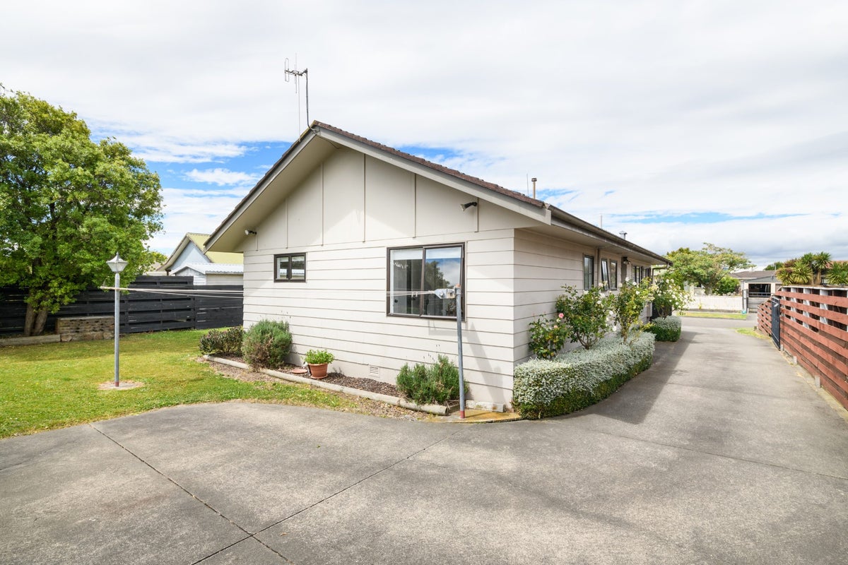 57 Raglan Avenue, Cloverlea, Palmerston North - Carousel 22