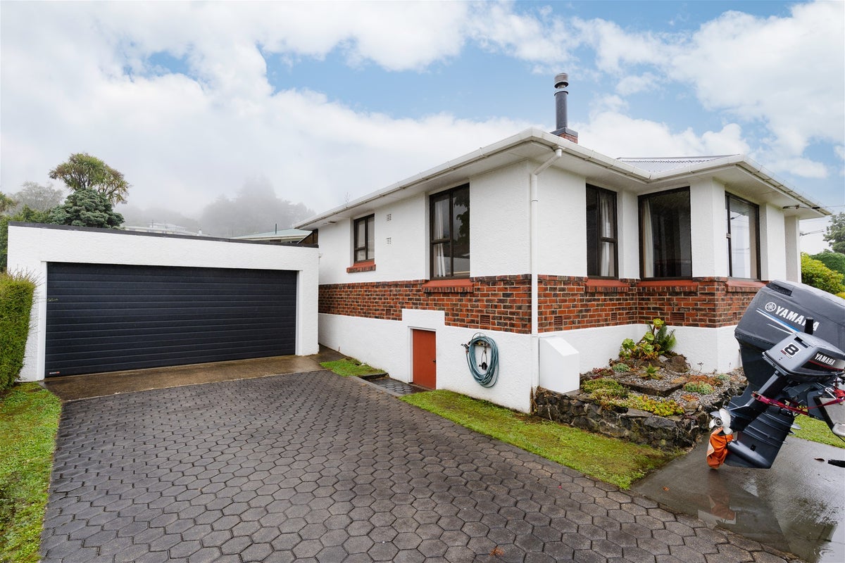 1 Spiers Road, Halfway Bush, Dunedin - Carousel 1