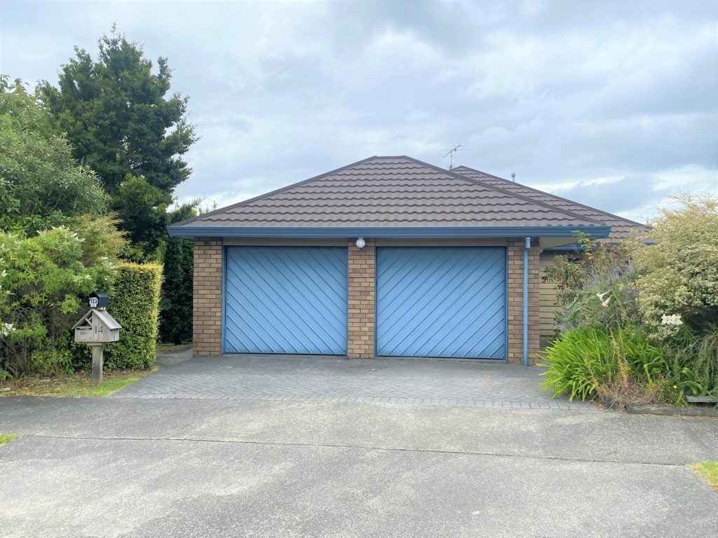 14 Ellwood Place, Churton Park, Wellington - Carousel 1