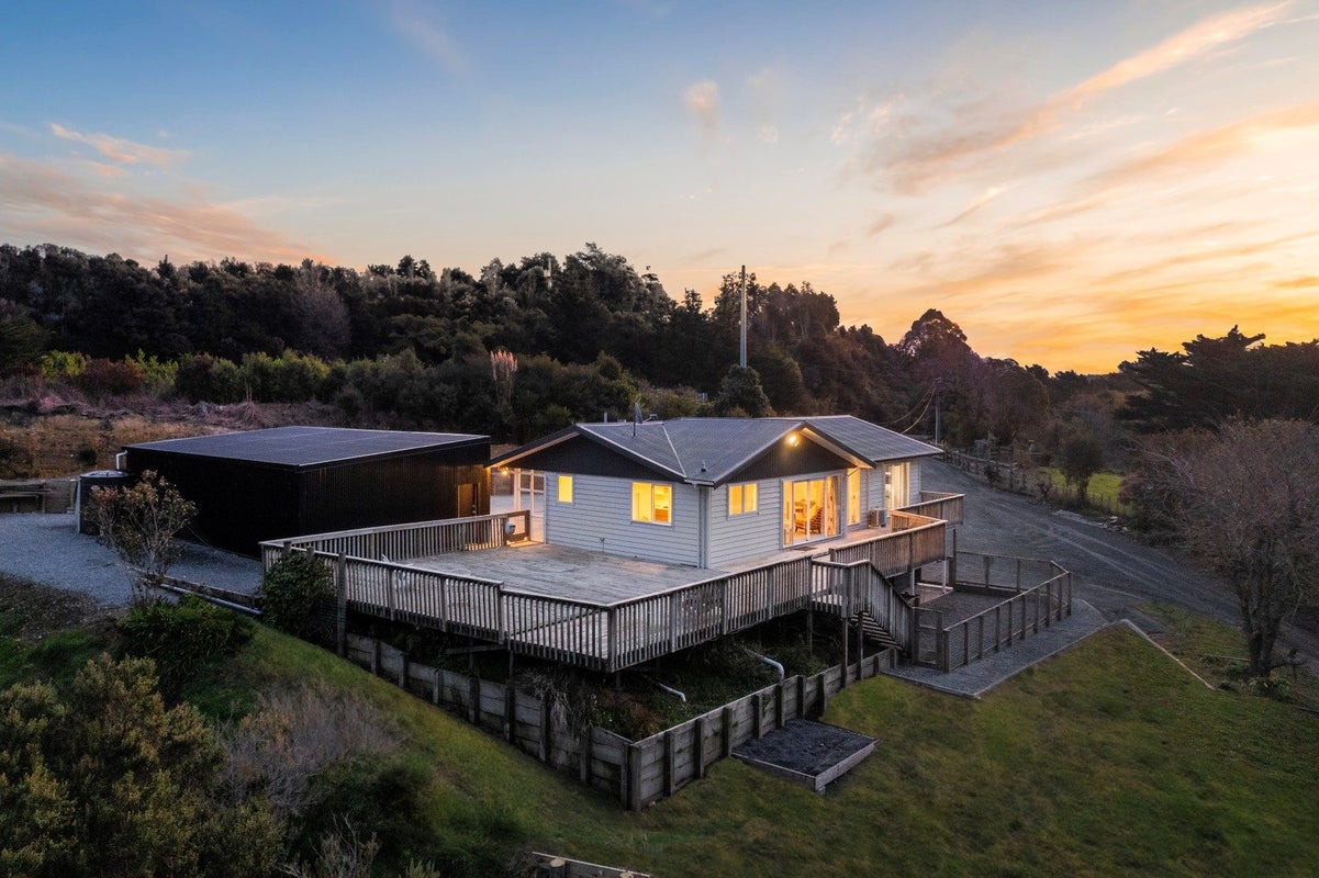 457B Paremata Haywards Road, Judgeford, Porirua - Carousel 1
