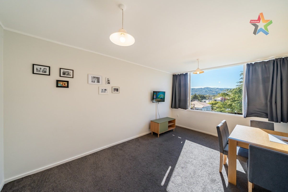 10/41 Barber Grove, Moera, Lower Hutt - Carousel 2