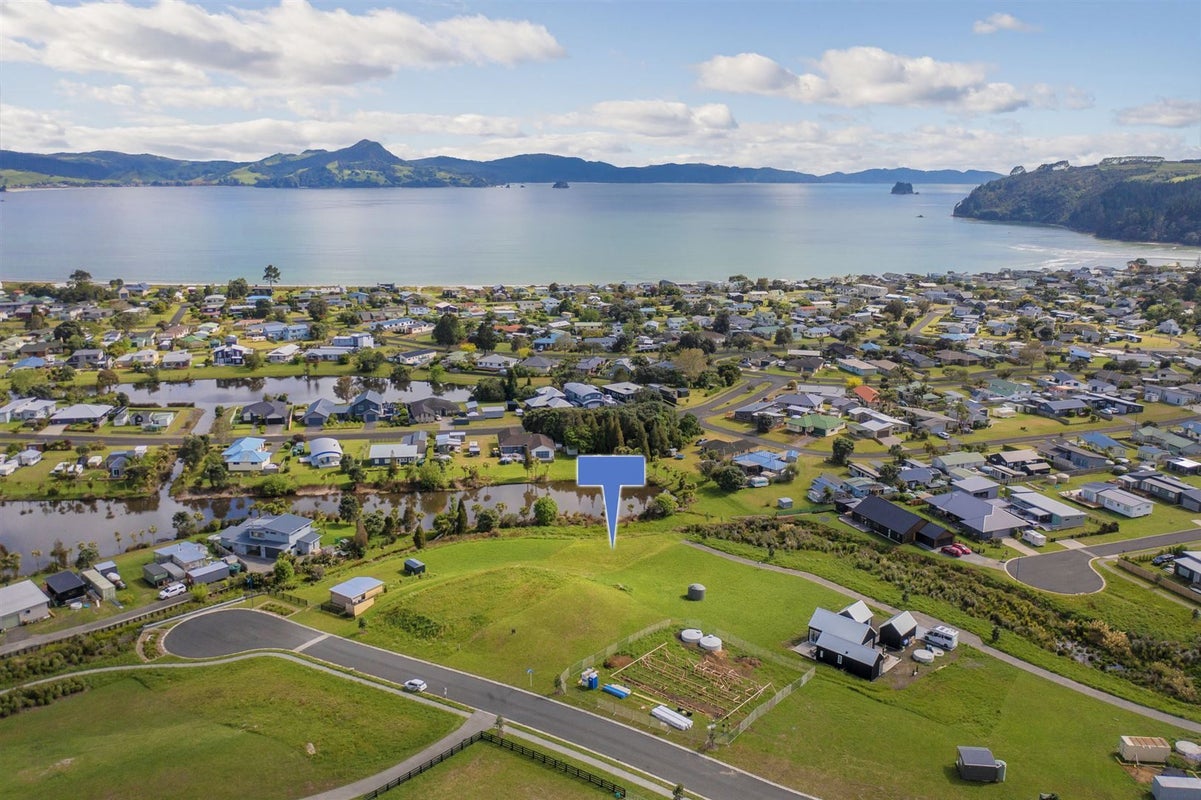 11 Liberty Place, Cooks Beach - Carousel 1