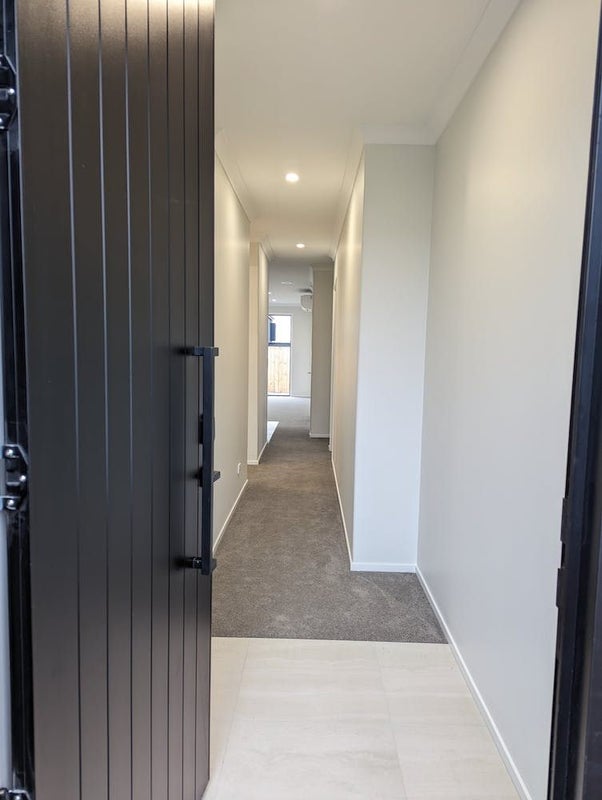 38 Earp Crescent, Chartwell, Hamilton - Carousel 2