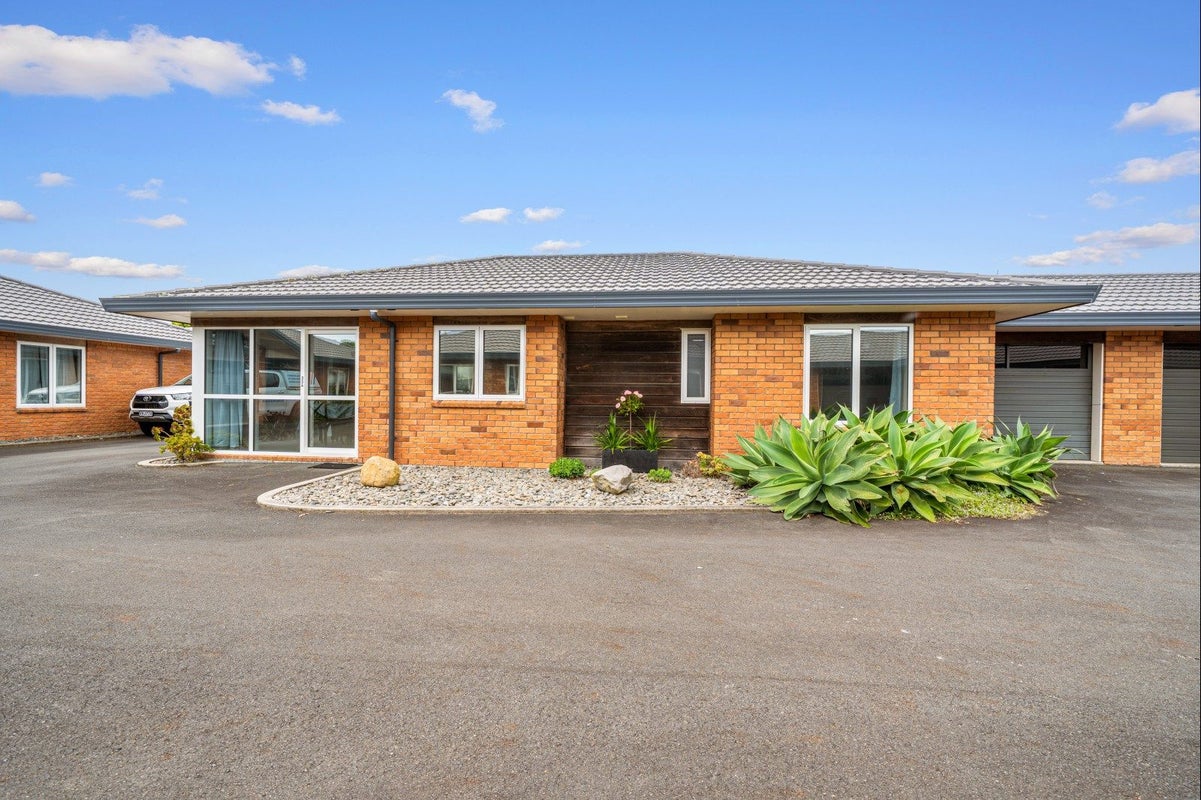 5/33 Clemow Road, Fitzroy, New Plymouth - Carousel 1