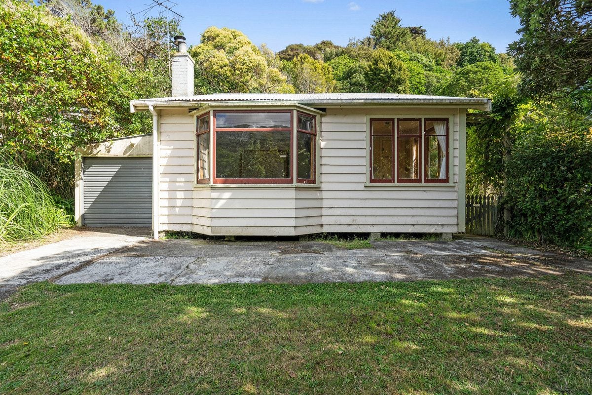 59 Airlie Road, Plimmerton, Porirua - Carousel 2