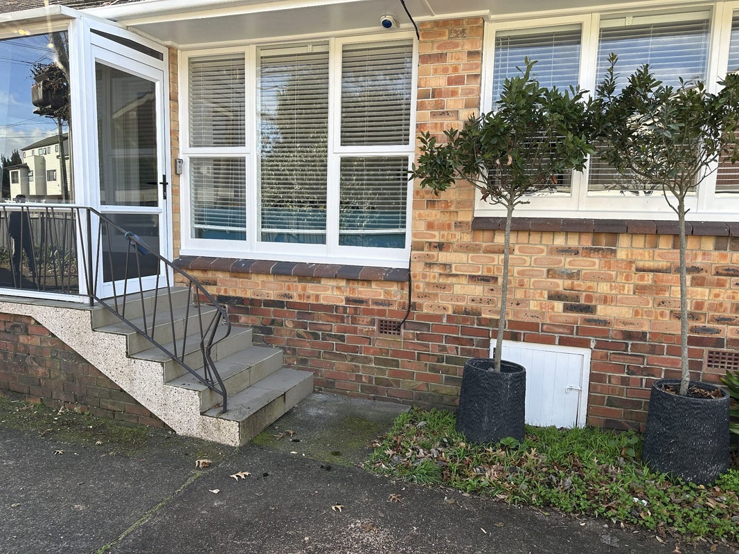 2/15 Campbell Road, One Tree Hill, Auckland - Carousel 1