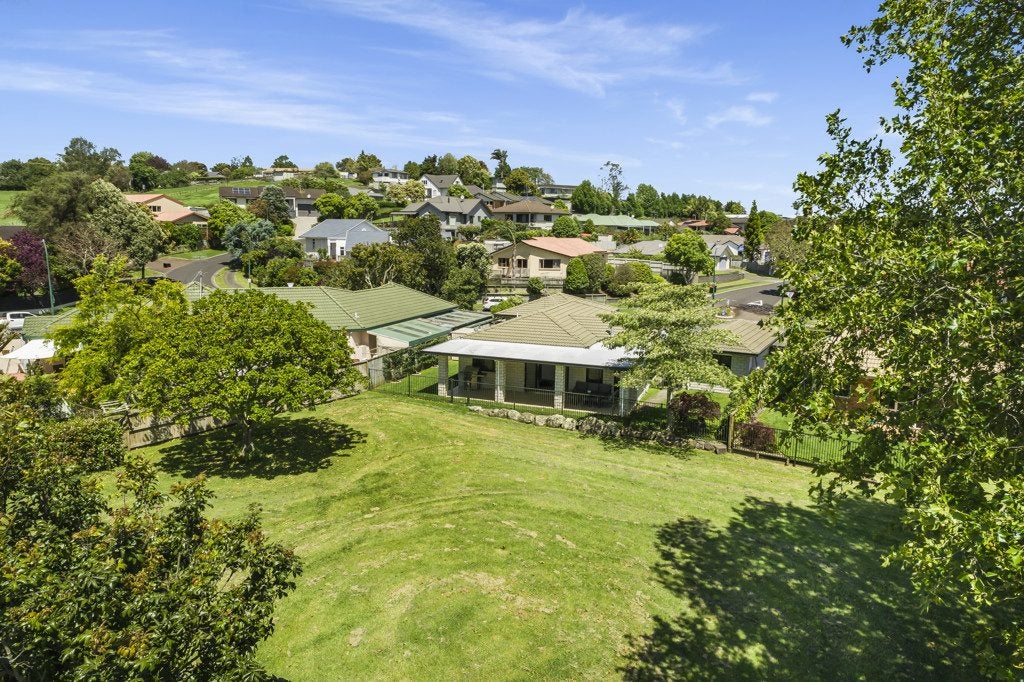 9 Castlewold Drive, Bethlehem, Tauranga - Carousel 2