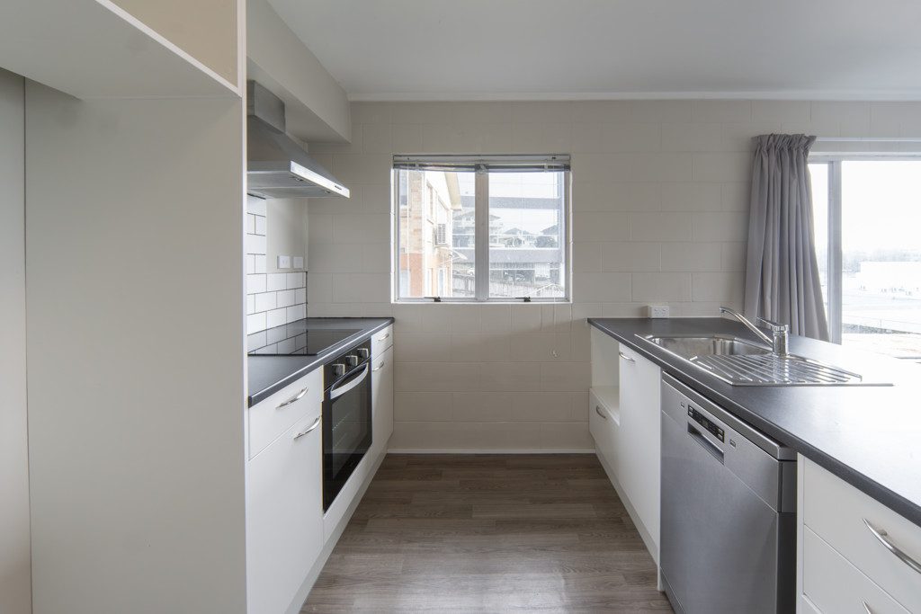1/2 Ruakiwi Road, Hamilton Lake, Hamilton - Carousel 2