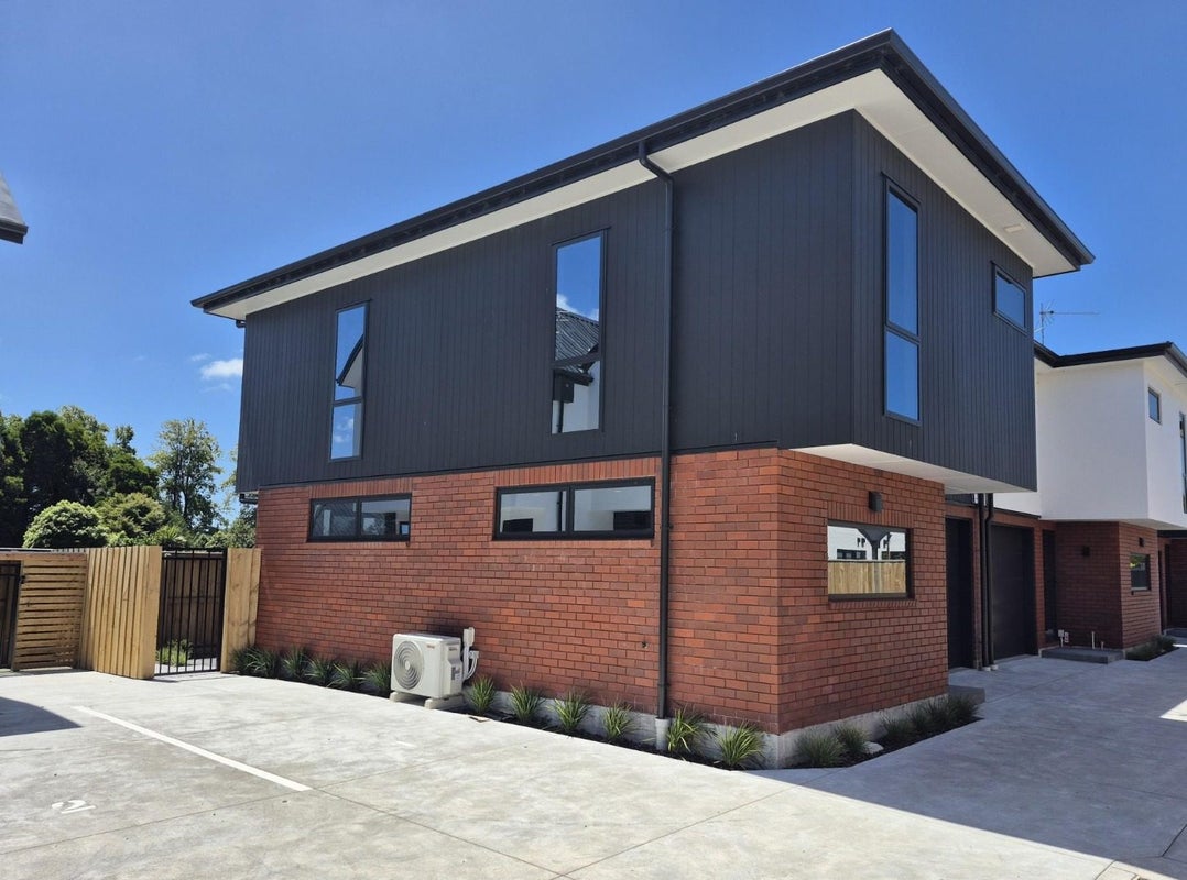 3/200 Main North Road, Redwood, Christchurch - Carousel 1