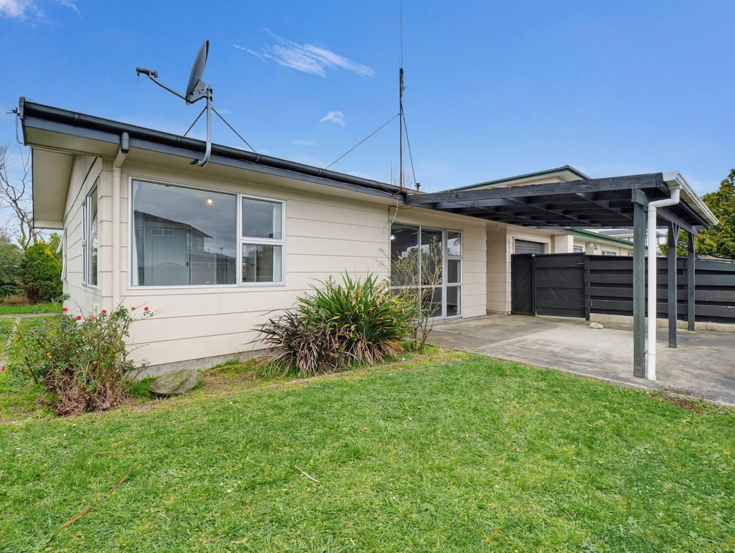 1 Dunk Place, Milson, Palmerston North - Carousel 1