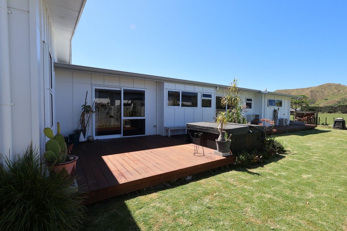 66 Hamilton Drive, Wainui, Gisborne - Carousel 17