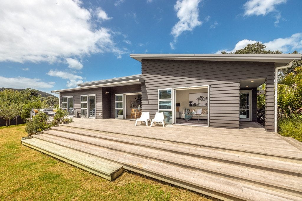 19 Sea View Road, Ostend, Waiheke Island - Carousel 1