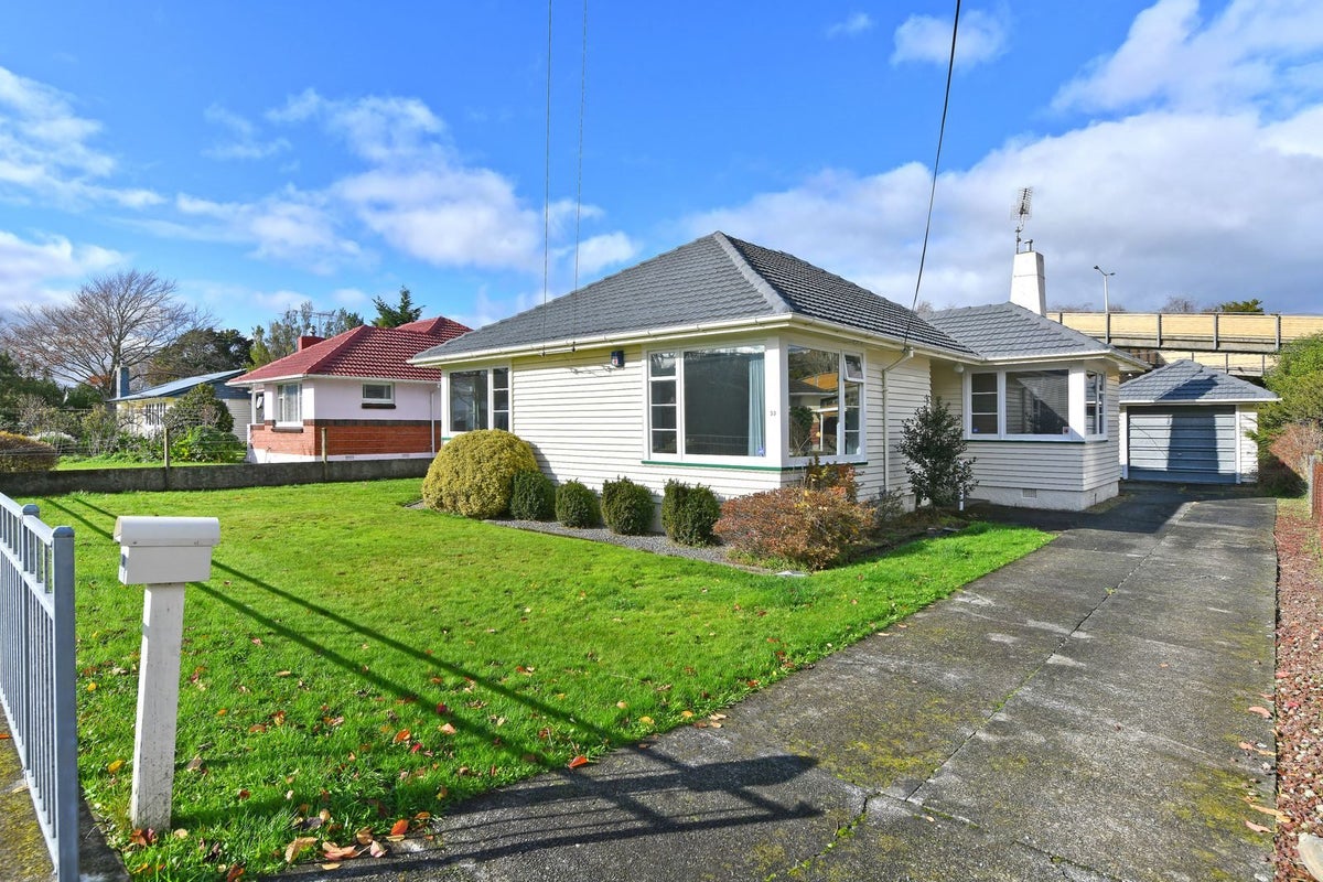 33 Marion Street, Silverstream, Upper Hutt - Carousel 2