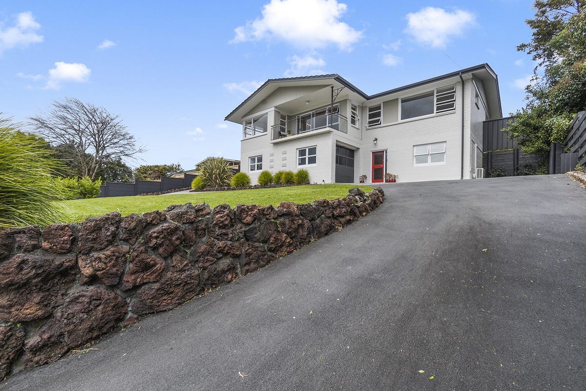 42 Byron Street, Leamington, Cambridge - Carousel 1