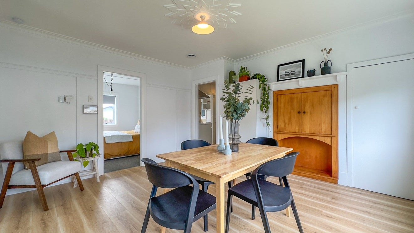 17 Thompson Street, Leamington, Cambridge - Carousel 1
