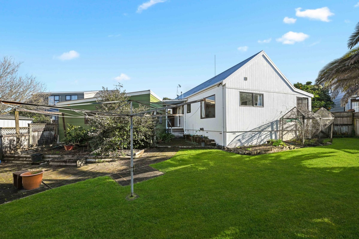 84 Totara Drive, Pukete, Hamilton - Carousel 21