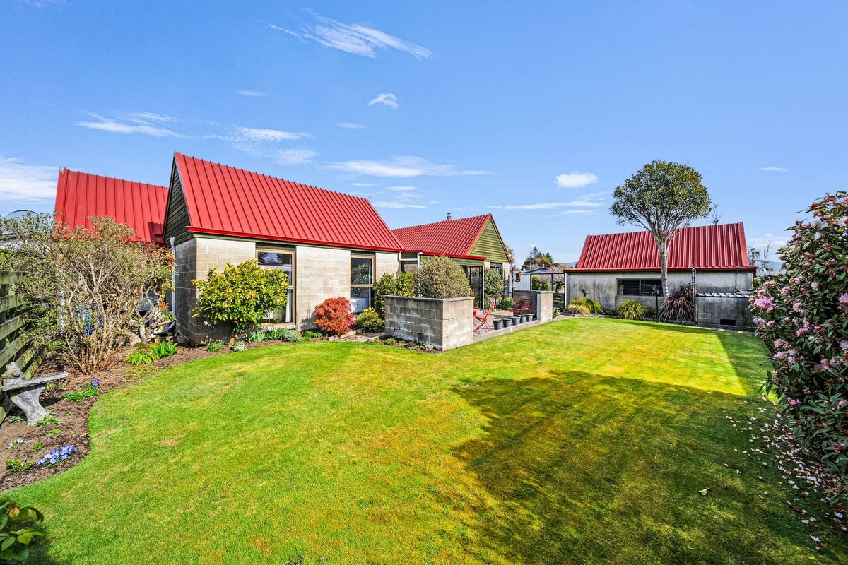 30 Howden Street, Te Anau, Southland, Southland - Carousel 1