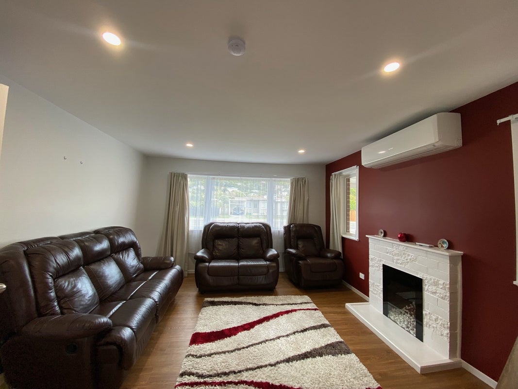 44A Beauchamp Street, Tawa, Wellington - Carousel 2