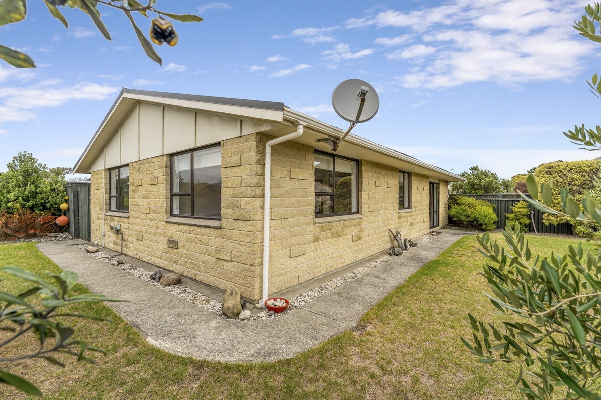 44 Norfolk Crescent, Otaki Beach, Otaki - Carousel 2
