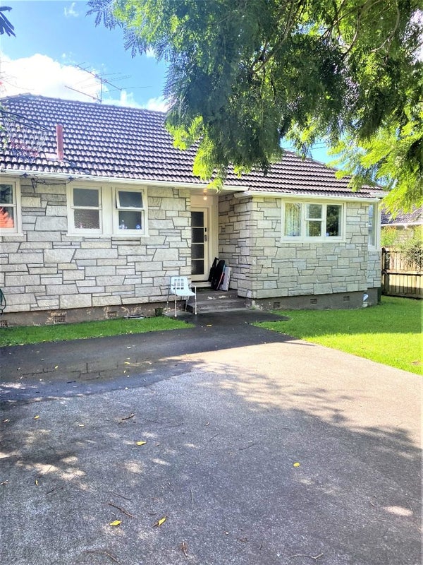 15 Caen Road, Panmure, Auckland - Carousel 1